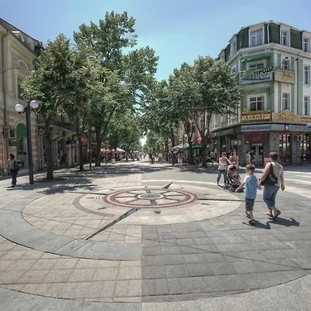 Large In The Ideal Center * Burgas